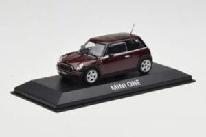 Mini One R50 Mörkröd Med Svart Tak Minichamps 1:43 MINI008 Metall — bild 2 av 5