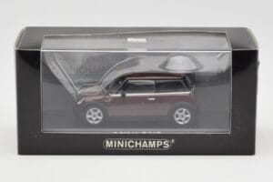 Mini One R50 Mörkröd Med Svart Tak Minichamps 1:43 MINI008 Metall — bild 4 av 5