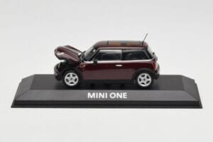 Mini One R50 Mörkröd Med Svart Tak Minichamps 1:43 MINI008 Metall — bild 5 av 5