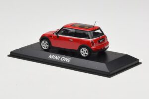 Mini One R50 Röd Med Rött Tak Minichamps 1:43 MINI001 Metall — bild 3 av 5