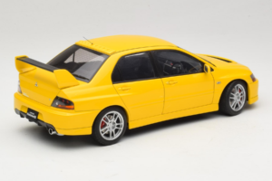 Mitsubishi Lancer Evolution IX GSR Gul AUTOart 1:18 77192 Metall — bild 3 av 8