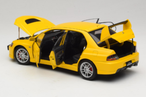 Mitsubishi Lancer Evolution IX GSR Gul AUTOart 1:18 77192 Metall — bild 5 av 8