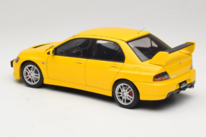Mitsubishi Lancer Evolution IX GSR Gul AUTOart 1:18 77192 Metall — bild 7 av 8