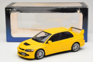 Mitsubishi Lancer Evolution IX GSR Gul AUTOart 1:18 77192 Metall — bild 8 av 8