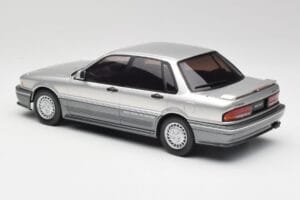 Mitsubishi Galant VR-4 Silver IXO 1:18 18CMC191 Metall — bild 5 av 6