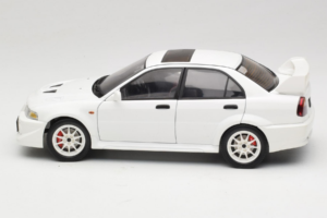 Mitsubishi Lancer Evo VI Tommi Makinen Edition Vit AUTOart 1:18 77157 Metall — bild 4 av 8