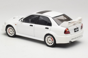 Mitsubishi Lancer Evo VI Tommi Makinen Edition Vit AUTOart 1:18 77157 Metall — bild 7 av 8