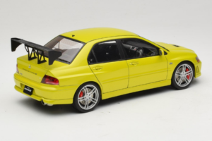 Mitsubishi Lancer Evo VII Mustard Yellow AUTOart 1:18 77166 Metall — bild 3 av 8