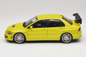 Mitsubishi Lancer Evo VII Mustard Yellow AUTOart 1:18 77166 Metall — bild 4 av 8