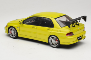 Mitsubishi Lancer Evo VII Mustard Yellow AUTOart 1:18 77166 Metall — bild 5 av 8