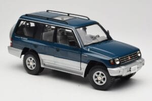 Mitsubishi Pajero V20 LWB Blå & Silver Sun Star 1:18 1212 Metall — bild 6 av 8