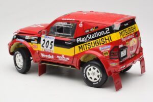 Mitsubishi Pajero Rallye Raid #205 Paris-Dakar Rally 2001 Solido 1:18 9022 Metall — bild 7 av 8