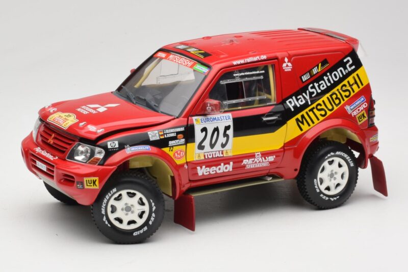 Mitsubishi Pajero Rallye Raid #205 Paris-Dakar Rally 2001 Solido 1:18 9022 Metall