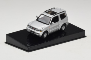 Mitsubishi Pajero SWB Silver AUTOart 1:43 57113 Metall — bild 2 av 4