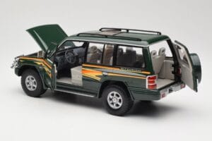 Mitsubishi Pajero V20 LWB Grön Sun Star 1:18 1225 Metall — bild 5 av 8