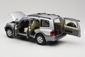 Mitsubishi Pajero V73 Blå YC Model 1:18 241218040102010209 Metall — bild 5 av 8