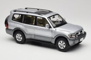 Mitsubishi Pajero V73 Blå YC Model 1:18 241218040102010209 Metall — bild 6 av 8