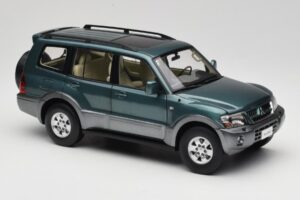 Mitsubishi Pajero V73 Grön YC Model 1:18 241218040101010215 Metall — bild 6 av 8