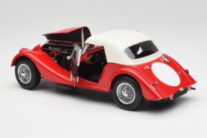 Morgan 4/4 Plus Competition Hardtop Röd Kyosho 1:18 08114R Metall — bild 5 av 8
