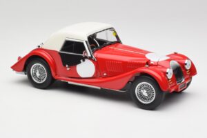 Morgan 4/4 Plus Competition Hardtop Röd Kyosho 1:18 08114R Metall — bild 6 av 8