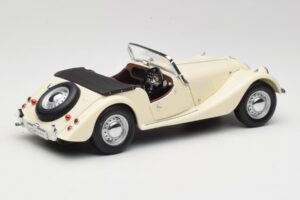 Morgan 4/4 Series II Vit Kyosho 1:18 08111W Metall — bild 3 av 8