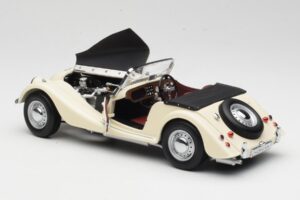 Morgan 4/4 Series II Vit Kyosho 1:18 08111W Metall — bild 5 av 8