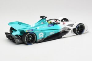 NIO 004 Team NIO #8 T. Dillmann Formula E Season 5 2019 Minichamps 1:18 114180008 Metall — bild 2 av 6