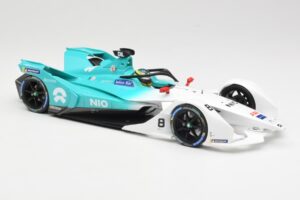 NIO 004 Team NIO #8 T. Dillmann Formula E Season 5 2019 Minichamps 1:18 114180008 Metall — bild 4 av 6