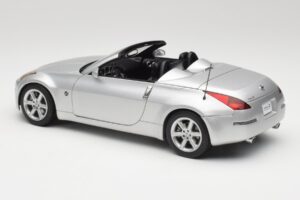 Nissan 350Z Z33 Roadster Diamond Silver AUTOart 1:18 77371 Metall — bild 7 av 8