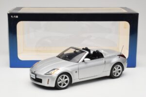Nissan 350Z Z33 Roadster Diamond Silver AUTOart 1:18 77371 Metall — bild 8 av 8