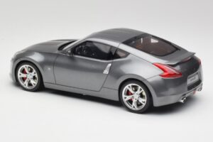 Nissan 370Z Z34 Gun Metallic Otto 1:18 OT465 Resin — bild 5 av 6
