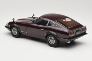 Nissan Fairlady 240Z-G S30 Vinröd Kyosho 1:18 08212M Metall — bild 7 av 8
