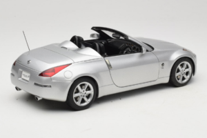 Nissan Fairlady Z Z33 Roadster Diamond Silver AUTOart 1:18 77376 Metall — bild 3 av 8