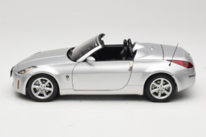 Nissan Fairlady Z Z33 Roadster Diamond Silver AUTOart 1:18 77376 Metall — bild 4 av 8