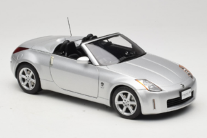 Nissan Fairlady Z Z33 Roadster Diamond Silver AUTOart 1:18 77376 Metall — bild 6 av 8