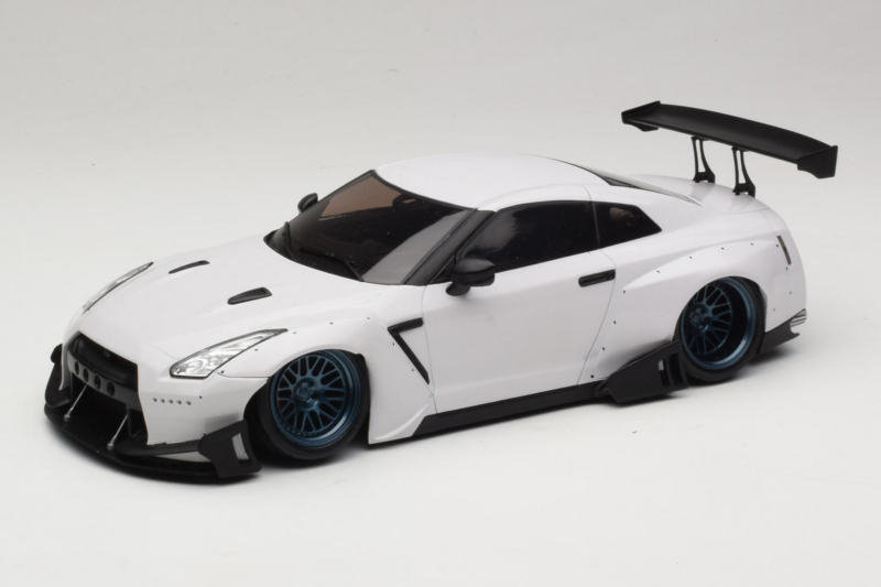 Nissan GT-R R35 Boost Wars 2 Vit Jp Kraemo 1:18 KRAEMO001 Metall