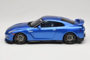 Nissan GT-R R35 Skyline Edition Bayside Blue GT Spirit 1:18 GT521 Resin — bild 3 av 6