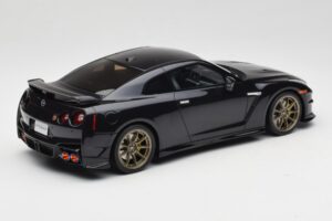 Nissan GT-R R35 Takumi Edition Midnight Purple GT Spirit 1:18 GT932 Resin — bild 2 av 6