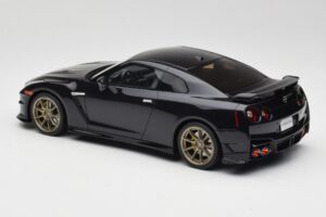 Nissan GT-R R35 Takumi Edition Midnight Purple GT Spirit 1:18 GT932 Resin — bild 5 av 6