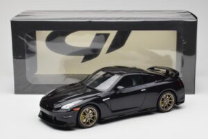 Nissan GT-R R35 Takumi Edition Midnight Purple GT Spirit 1:18 GT932 Resin — bild 6 av 6