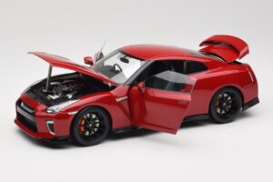 Nissan GT-R R35 Track Edition NISMO Vibrant Red MotorHelix 1:18 M83511 Metall — bild 2 av 8