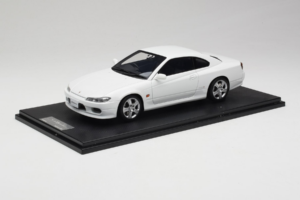 Nissan Silvia S15 Spec-S Vit Cracked Plexi One Model 1:18 REMC034 Metall — bild 2 av 7