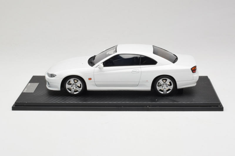 Nissan Silvia S15 Spec-S Vit Cracked Plexi One Model 1:18 REMC034 Metall