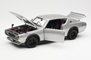 Nissan Skyline 2000 GT-R KPGC110 Silver Kyosho 1:18 08255S Metall — bild 2 av 8
