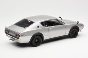 Nissan Skyline 2000 GT-R KPGC110 Silver Kyosho 1:18 08255S Metall — bild 3 av 8