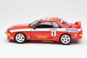 Nissan Skyline GT-R R32 #1 J. Richards / M. Skaife Bathurst 1000 Winner 1992 AUTOart 1:18 89279 Metall — bild 4 av 8