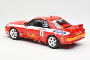 Nissan Skyline GT-R R32 #1 J. Richards / M. Skaife Bathurst 1000 Winner 1992 AUTOart 1:18 89279 Metall — bild 7 av 8
