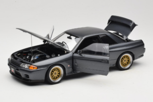 Nissan Skyline GT-R R32 V-Spec II Tuned Gun Grey Metallic AUTOart 1:18 77417 Metall — bild 2 av 8