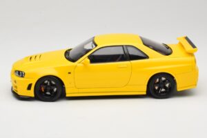 Nissan Skyline GT-R R34 Customized Version Gul MotorHelix 1:18 M83412 Metall — bild 4 av 8