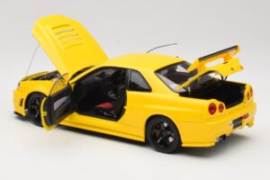 Nissan Skyline GT-R R34 Customized Version Gul MotorHelix 1:18 M83412 Metall — bild 5 av 8